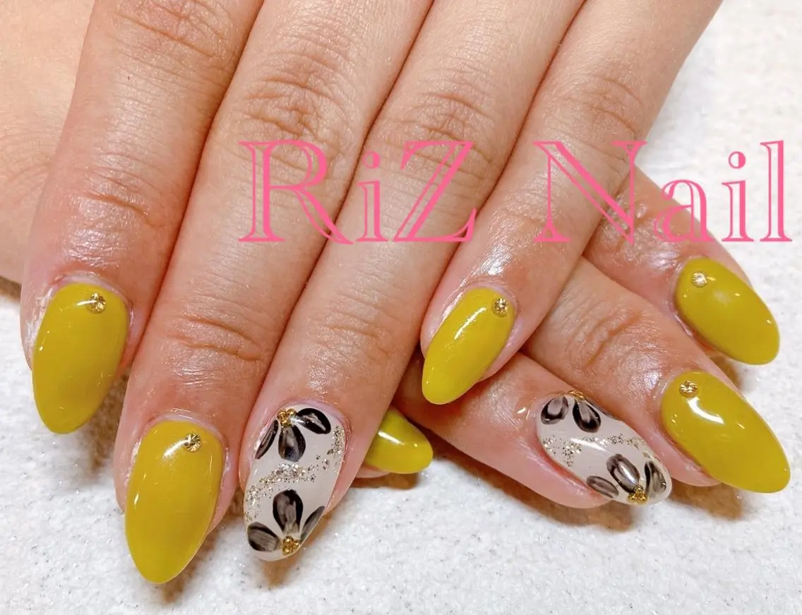ネイル フラワーネイル シンプルネイル RiZ nail salonのネイルデザイン