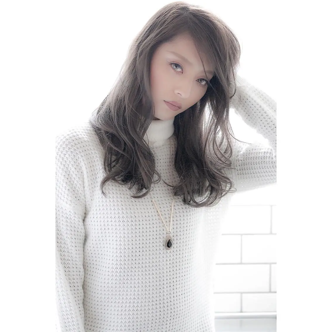 ミディアム EIGHT plum TOKIOリミテッドのヘアスタイル