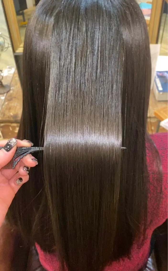 【髪質改善ヘアエステ🫧】カラーをしていてもツヤツヤな髪に✨の写真