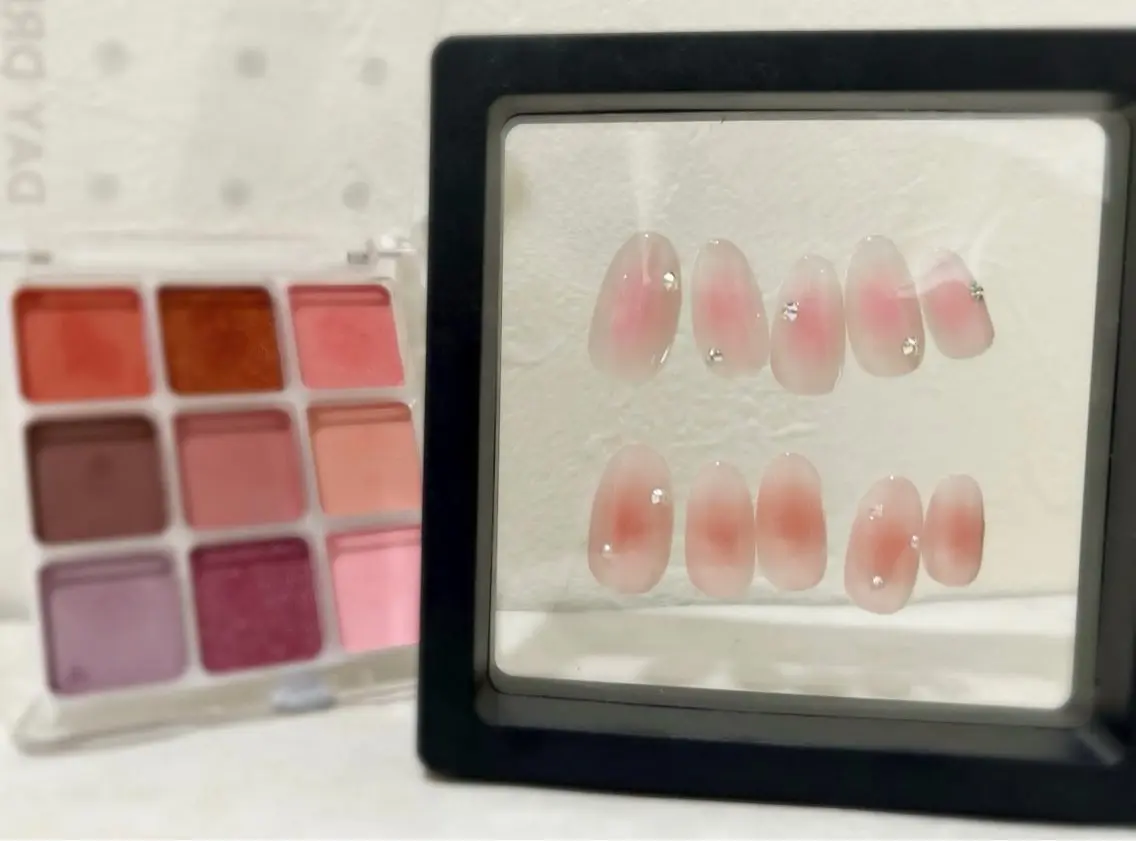 ネイル LOARK nail Rina🫧のネイルデザイン