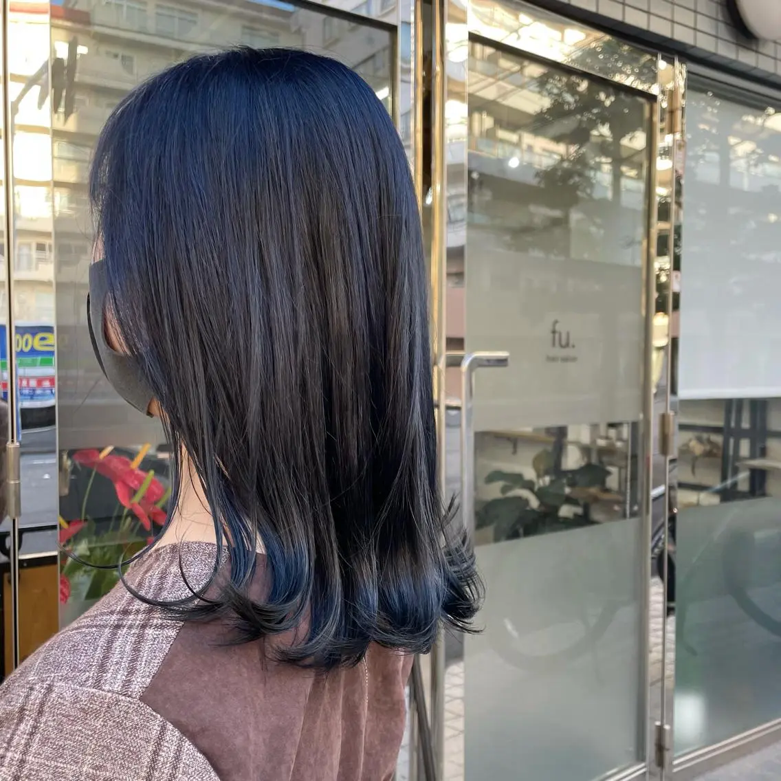 セミロング ヘアカラー monami 山本華菜のヘアスタイル