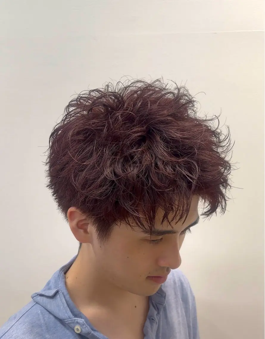 カラー メンズ レッドカラー ヘアカラー 岩本 達のヘアスタイル