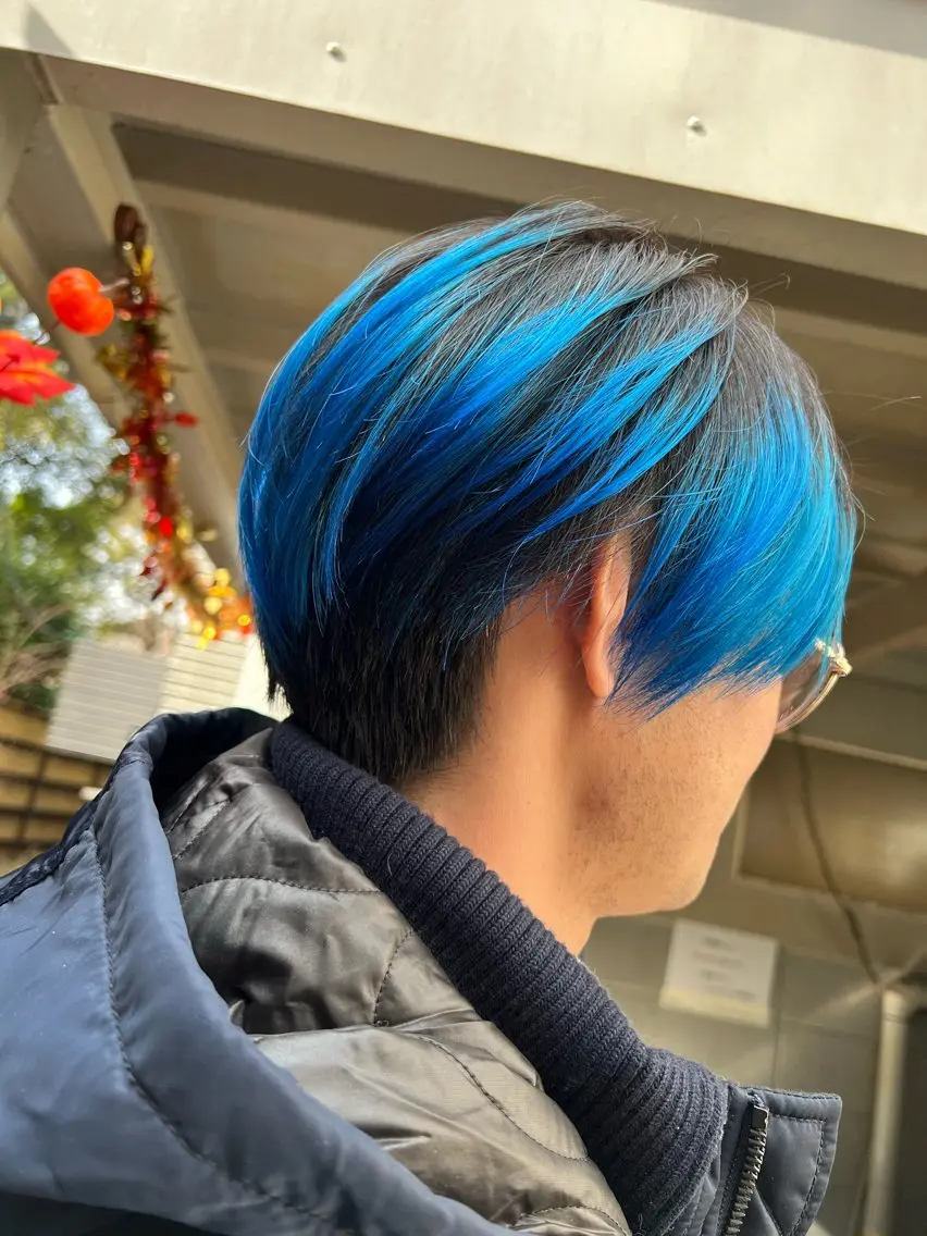 ショート カラー ブリーチ 大濵 幸太のヘアスタイル