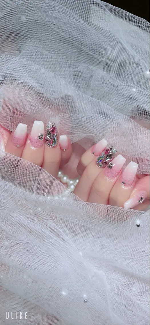 ネイル キラキラネイル 韓国ネイル ハンドネイル RiLion💗 Risa🦋💜のネイルデザイン