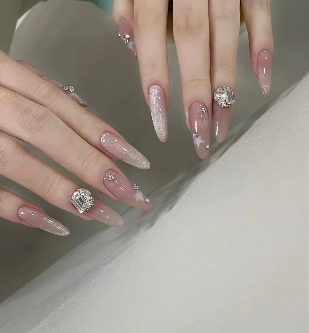 ネイル 🎀M nails✨ ビューティーのネイルデザイン