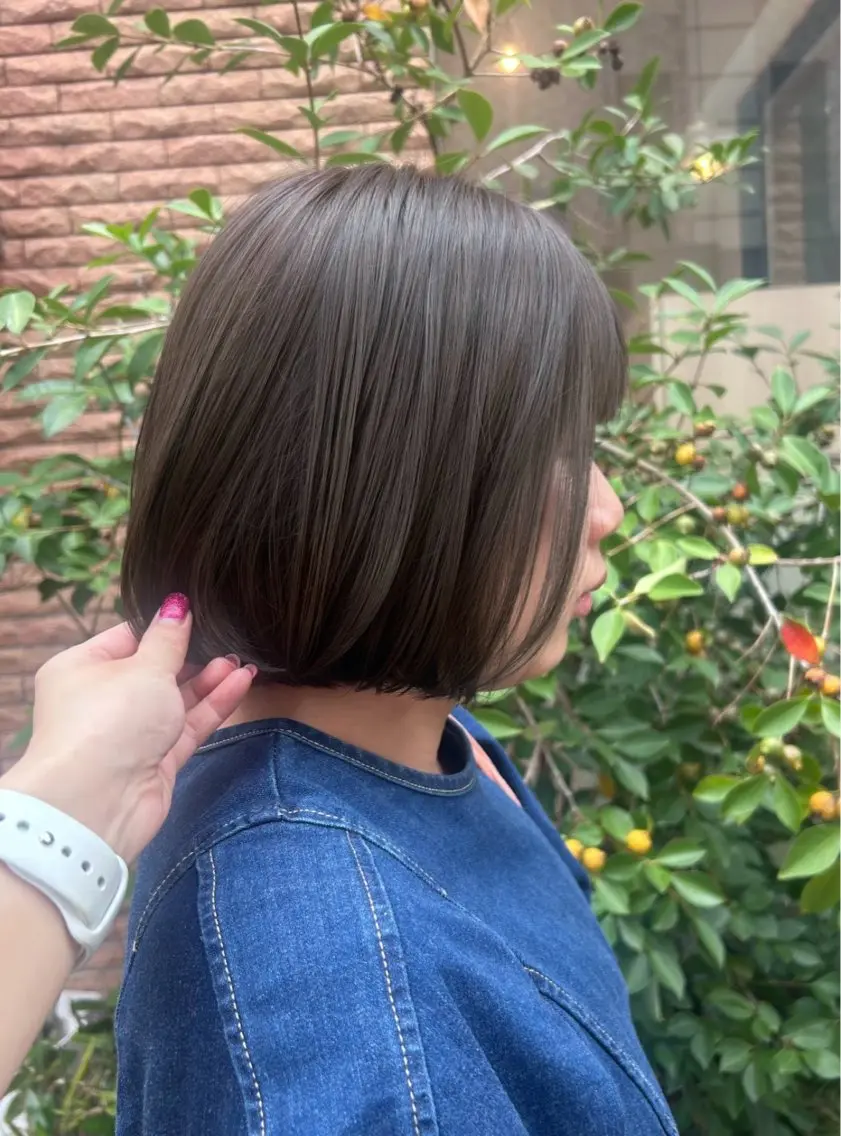 ショート カラー カット ヘアカラー トリートメント kaho🫧 オリーブ/艶髪のヘアスタイル