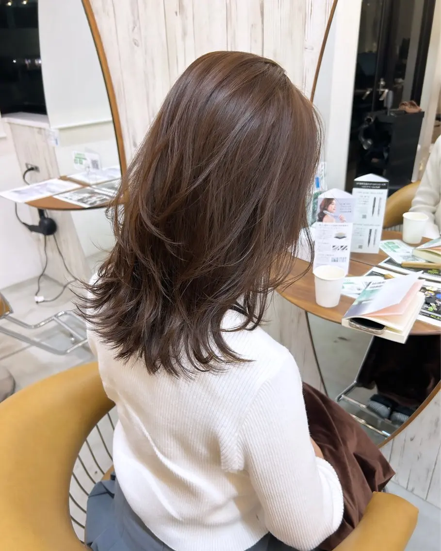 セミロング カット ヘアカラー トリートメント 🩵縮毛矯正/ブリー チ/髪質改善/いつかのヘアスタイル