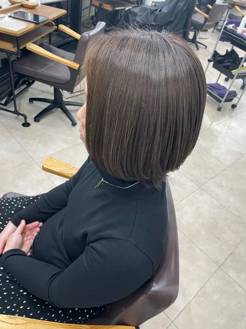 ショート ハイライト _WHITE 佐伯 碧のヘアスタイル