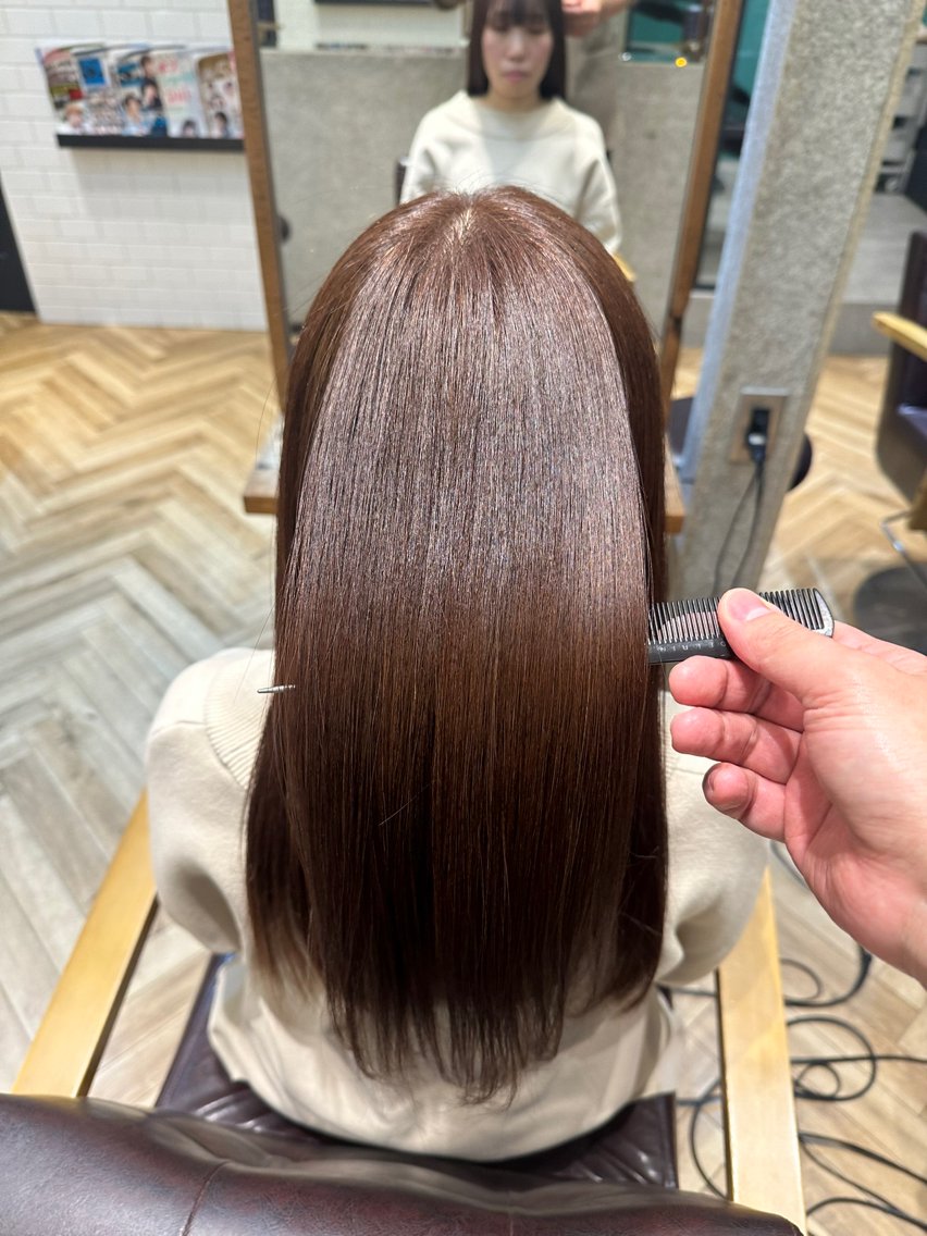 セミロング カラー カット ヘアカラー トリートメント 🌈髪質改善🌈 過去の1艶サラ体験✨のヘアスタイル