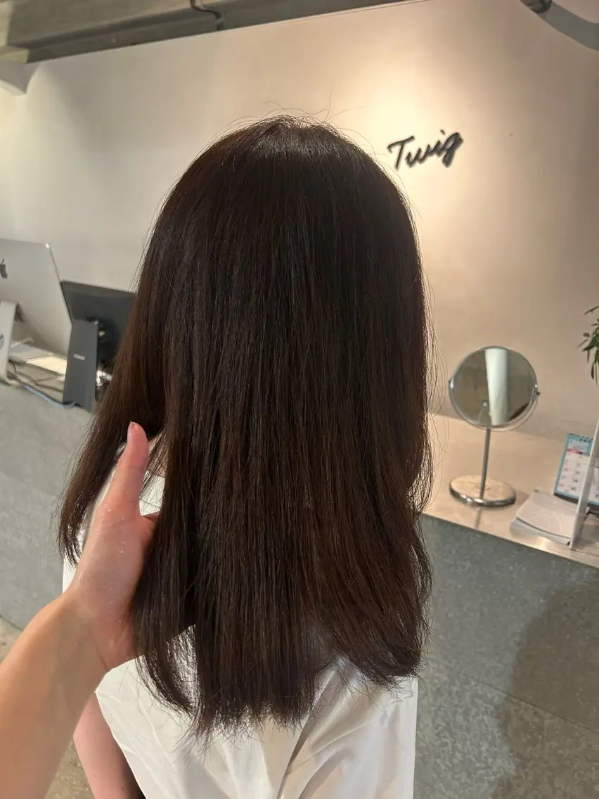 セミロング カラー ブラウンカラー オリーブブラウン オレンジ 髪質改善 トリートメント カット ヘアカラー トリートメント twig 山田 永嶋芽衣のヘアスタイル