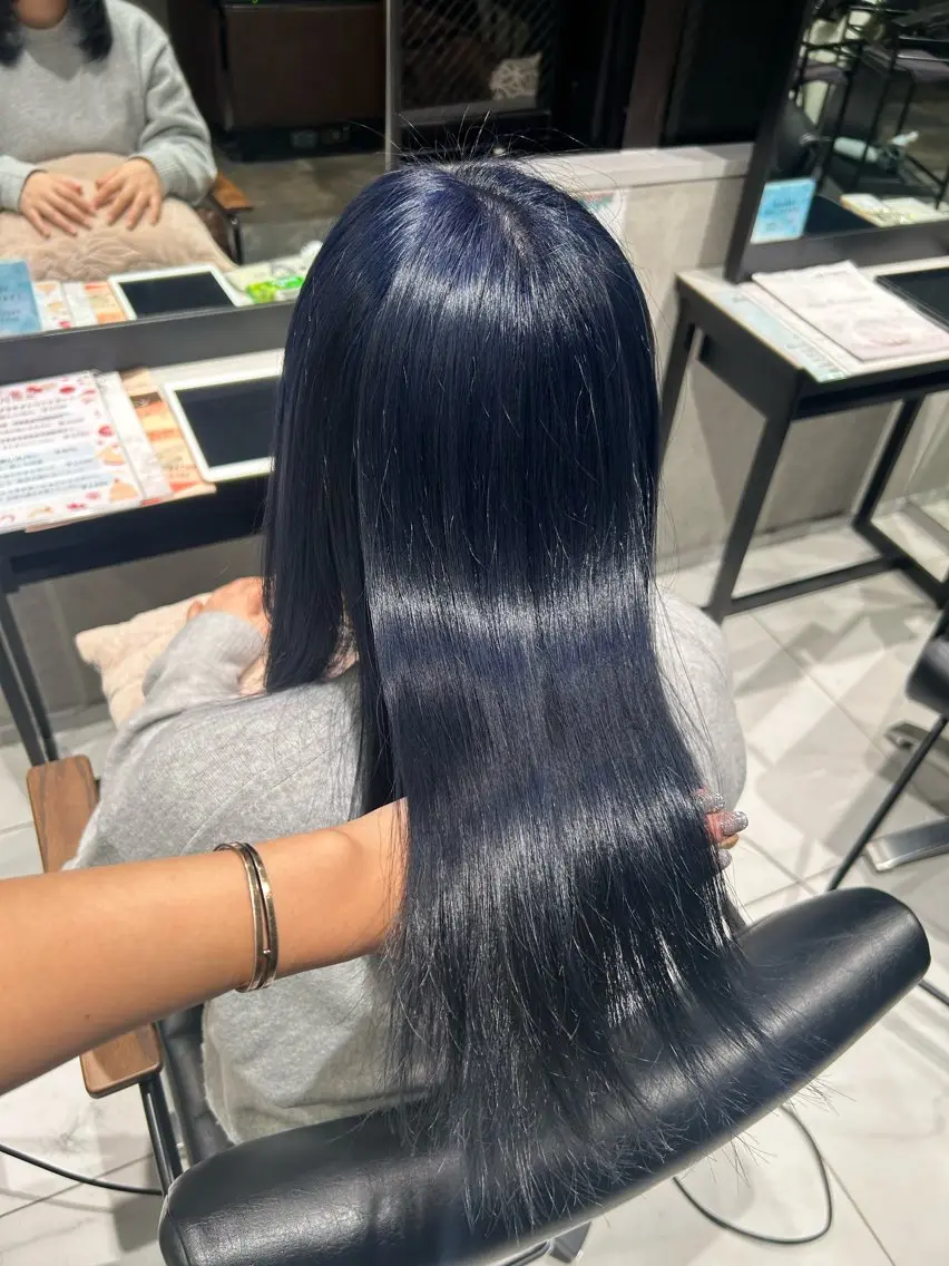 カラー ブリーチ 透明感カラー💙 束感マツエク🪼海月のマツエク・マツパデザイン