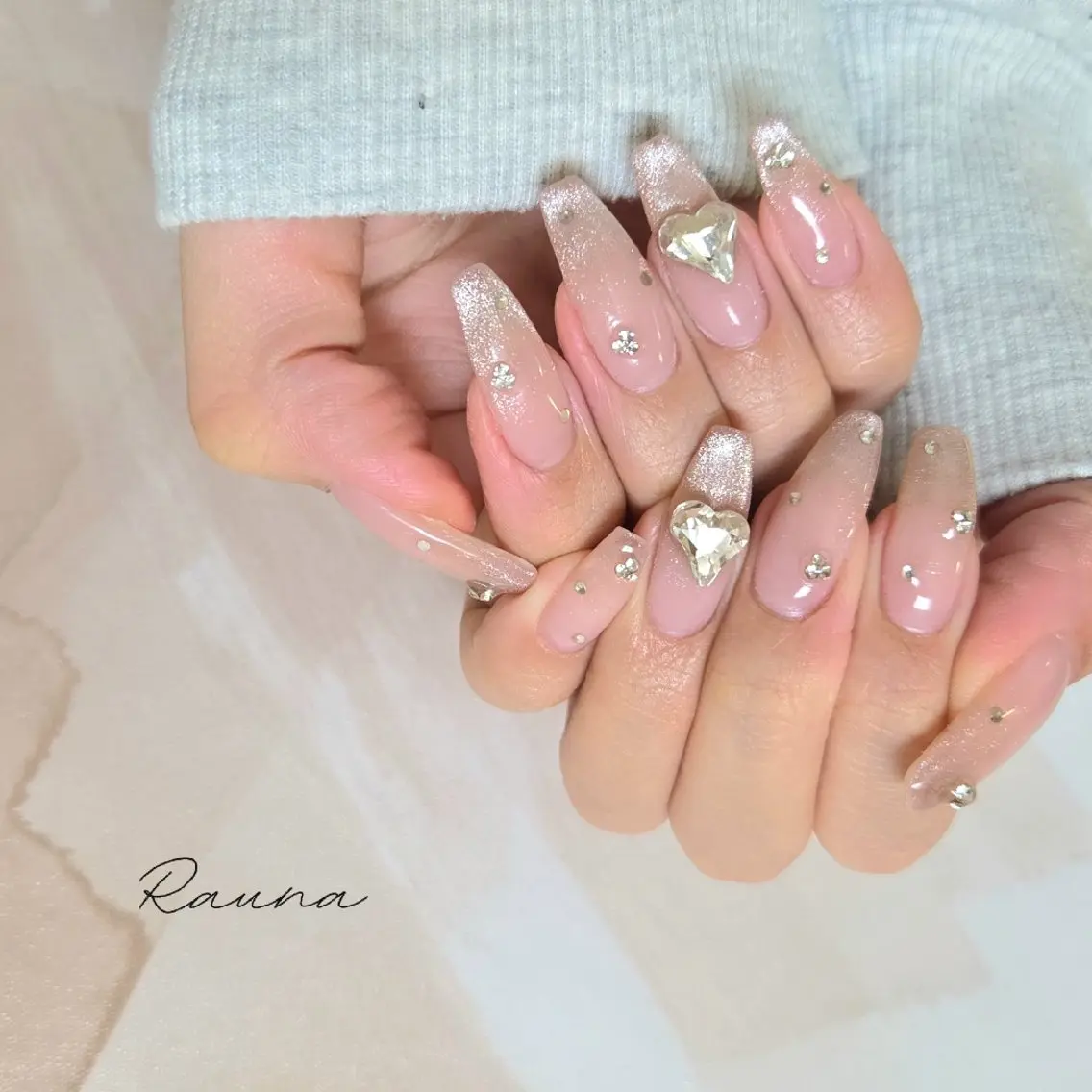 ネイル ハンドネイル Rauna nailsalon のネイルデザイン
