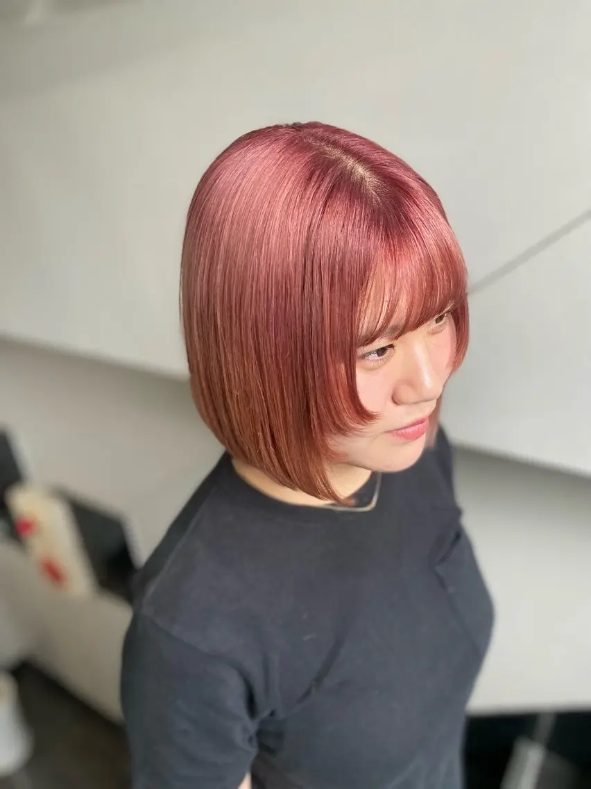カラー デザインカラー ピンクカラー 黒木 千晴のヘアスタイル