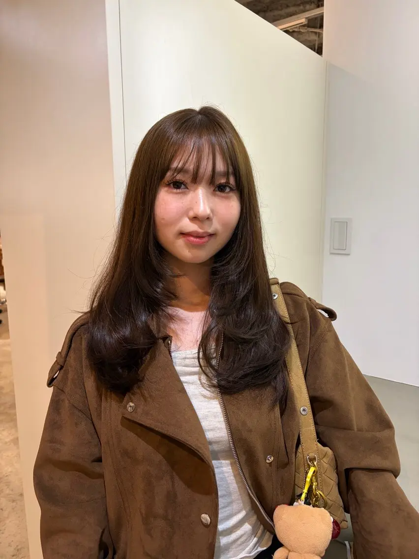 セミロング レイヤーカット カット ヘアカラー 🧣misaki 🧣のヘアスタイル