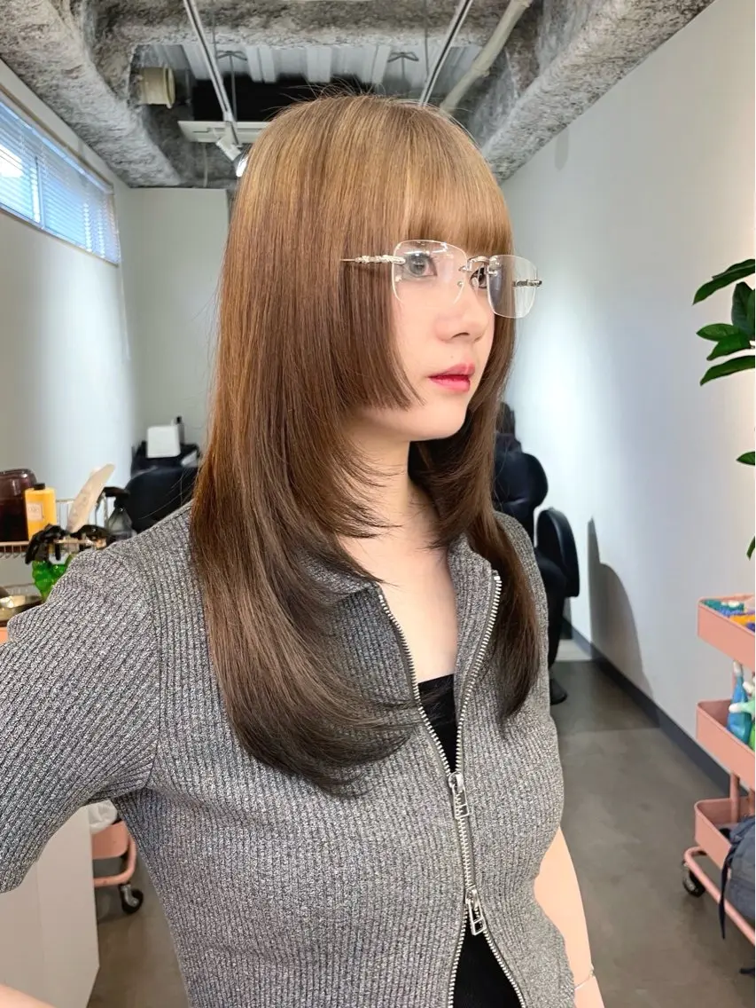 セミロング カラー ブリーチ チヒョ🦋 韓国hair🇰🇷のヘアスタイル