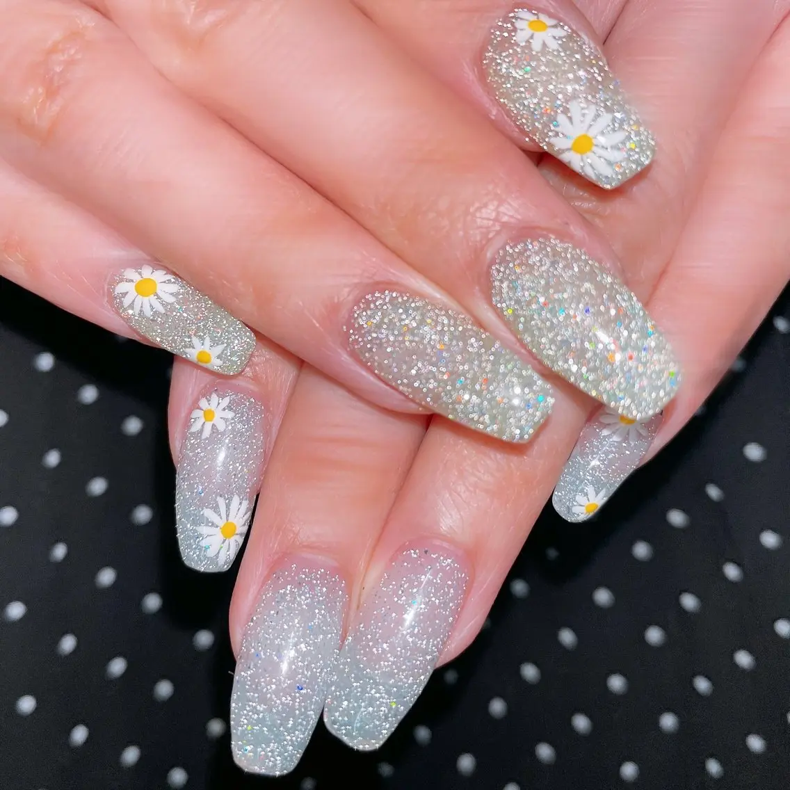新規限定価格✨ハンド🖐️オフ込み!ミラー、マグネット、フラッシュネイルの写真