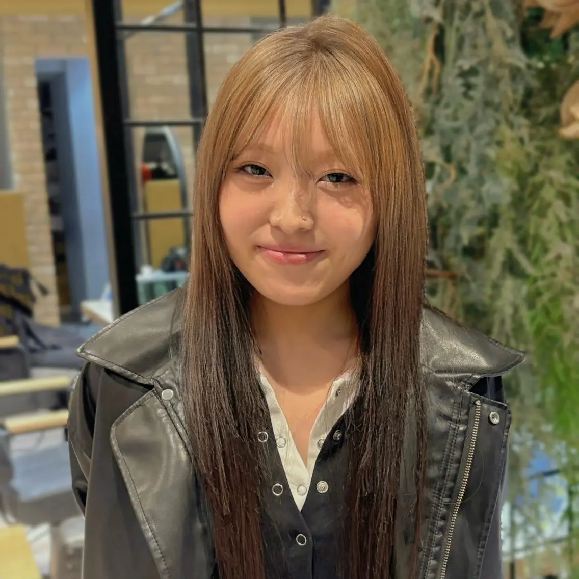 ロング カラー ベージュカラー ブリーチ 透明感カラー ダブルカラー オレンジ ヘアカラー 🍃オリーブ/透明感 カラー/ shoのヘアスタイル