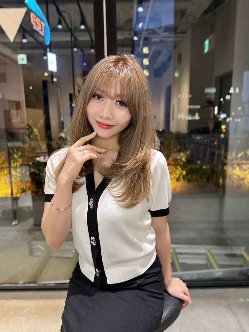 ロング カラー 韓国レイヤーカット 透明感カラー冨田那樹のヘアスタイル