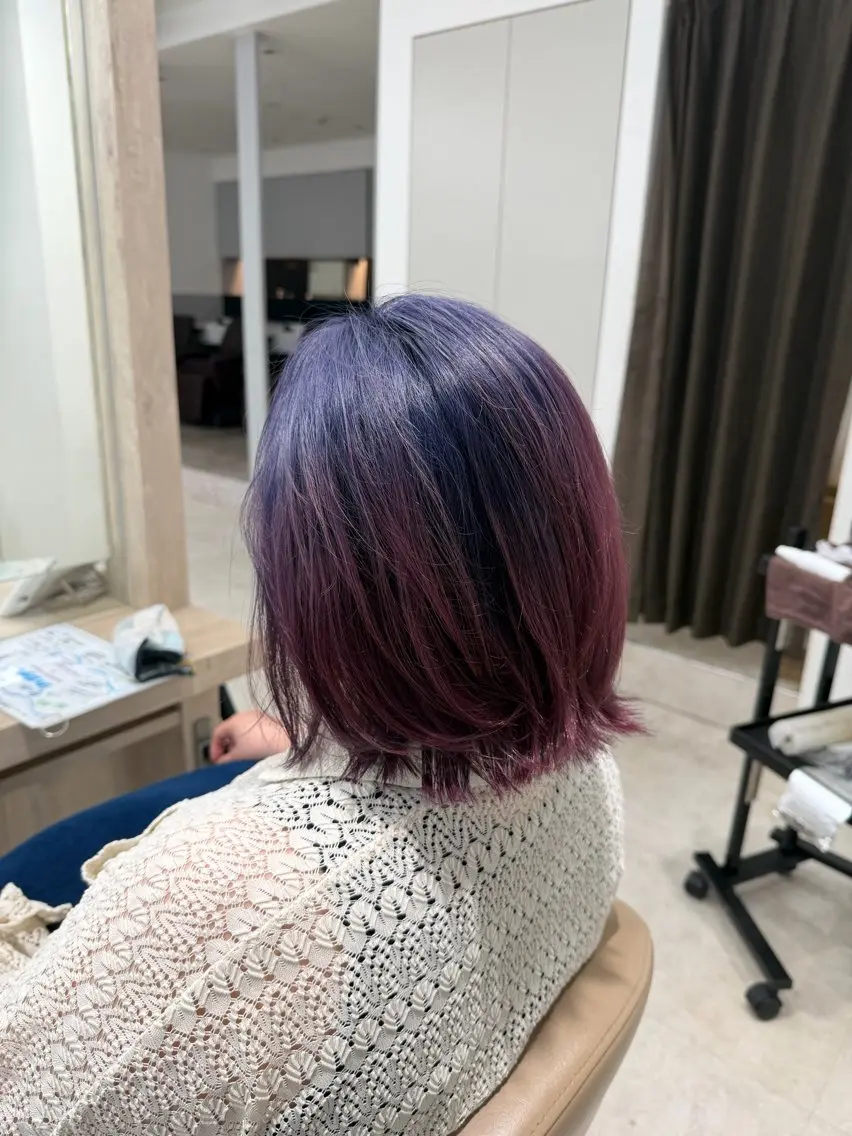 ミディアム カラー バレイヤージュ ブルーカラー ブルーバイオレット デザインカラー グラデーションカラー カット ヘアカラー トリートメント EARTH菊名店👾 ひらのすぐるのヘアスタイル