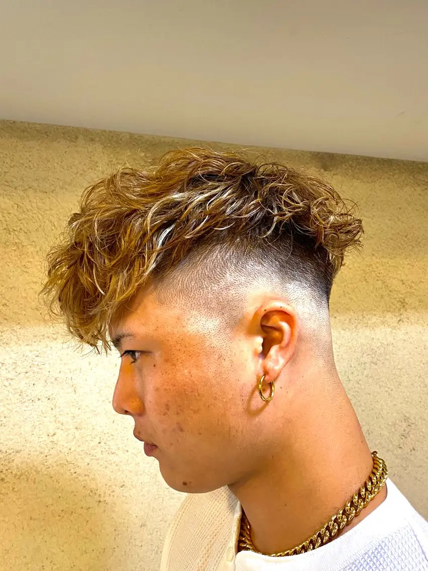 ミディアム カラー パーマ メンズ メンズハイライト スペインカール ハイライトカラー 外国人風カラー ハイライト カット ヘアカラー パーマ 谷口 悠生のヘアスタイル