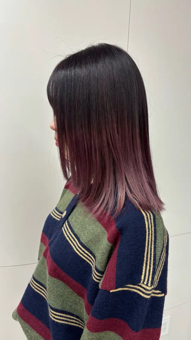 ミディアム カラー 透明感カラー イルミナカラー ラベンダーカラー ピンクカラー ピンクラベンダー カット ヘアカラー トリートメント makoto⌇レイヤ ー⌇艶カラー🍒‎のヘアスタイル