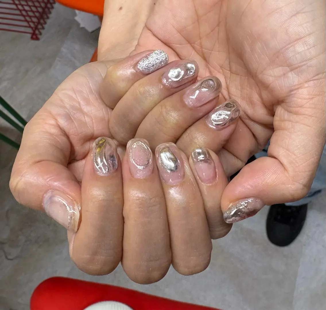 ネイル ミラーネイル ニュアンスネイル シルバー ハンドネイル 谷村 成美のネイルデザイン