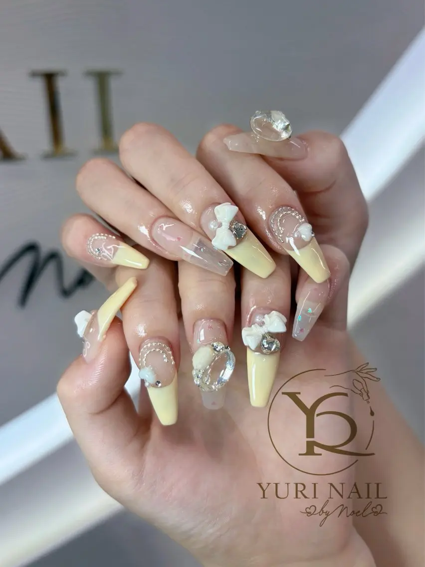 ネイル ハンドネイル フットネイル ハンドケア YURI Nail NARITAのネイルデザイン
