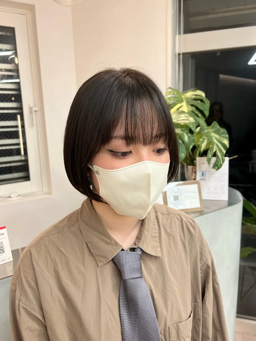 ショート カラー 小森聖奈 韓国風レイヤーカットのヘアスタイル