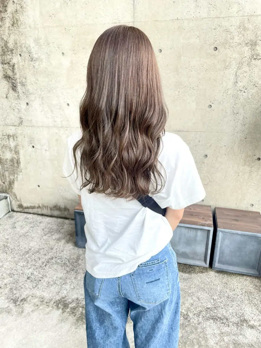 ロング カラー ブリーチ 日高 香織のヘアスタイル