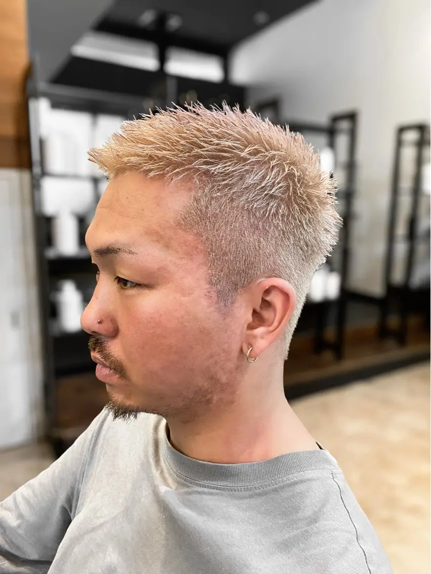 ショート カラー メンズ メンズハイトーン メンズベリーショート ベリーショート ハイトーンカラー ショートヘア IRIE⚡️メンズ/ パーマ⚡️北川聖也のヘアスタイル