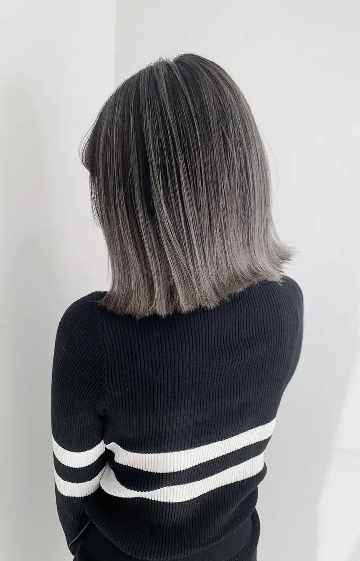 ミディアム カット ヘアカラー トリートメント ＿white 並木のヘアスタイル