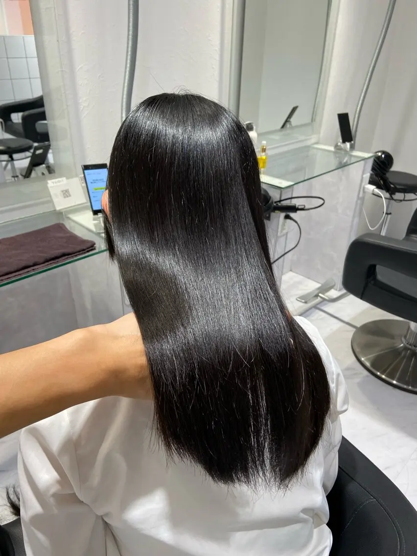 セミロング カラー メンズ センターパート特化 井上健太のヘアスタイル