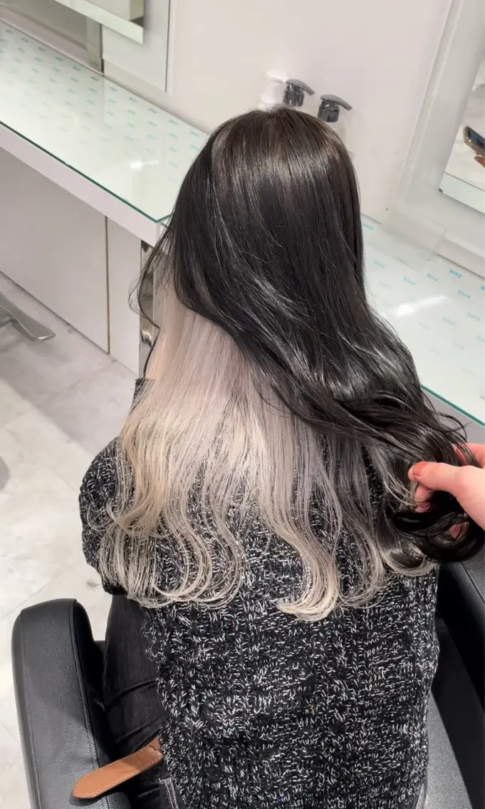 ロング カラー ヘアアレンジ ヘアカラー トリートメント ヘッドスパ ヘアセット ウルフカット×ハイ トーン職人🤍ゆうひのヘアスタイル