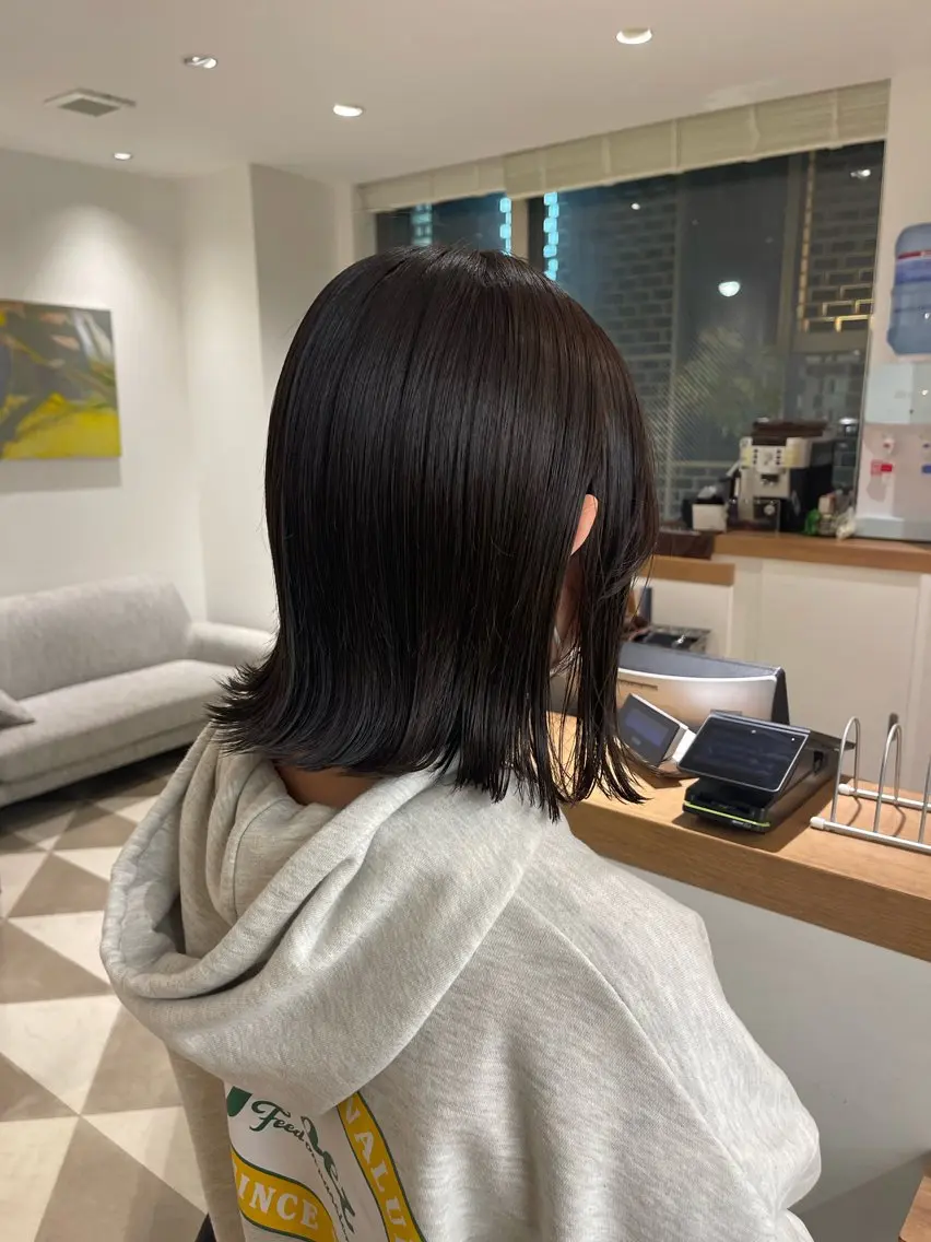 ミディアム ボブ 外ハネヘア 蜂須賀🐝縮毛矯正 ストレートパーマのヘアスタイル