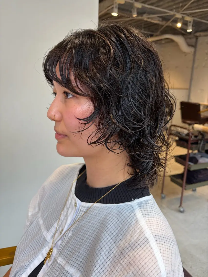 ミディアム パーマ ミディアムパーマ ウルフカット カット パーマ トリートメント レイヤー×初 パーマ|hinakoのヘアスタイル