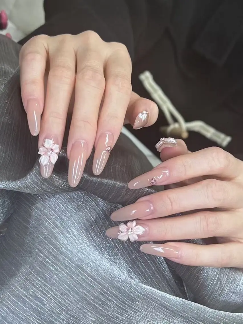ネイル 韓国ネイル マグネットネイル 持ち込み ハンドネイル Dyo Nail_Royalのネイルデザイン