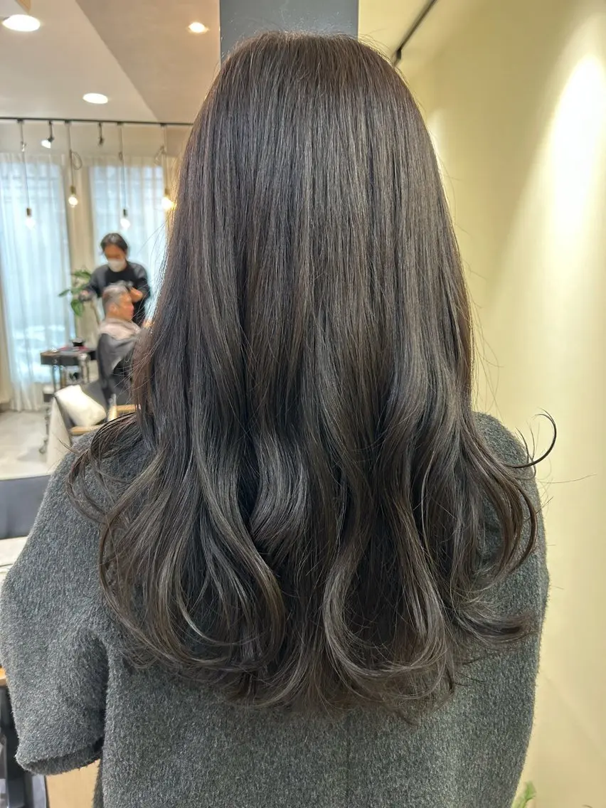 ロング カラー ブリーチ 透明感カラー グレージュ ブリーチなしカラー hubhair レイヤー/透明感のヘアスタイル