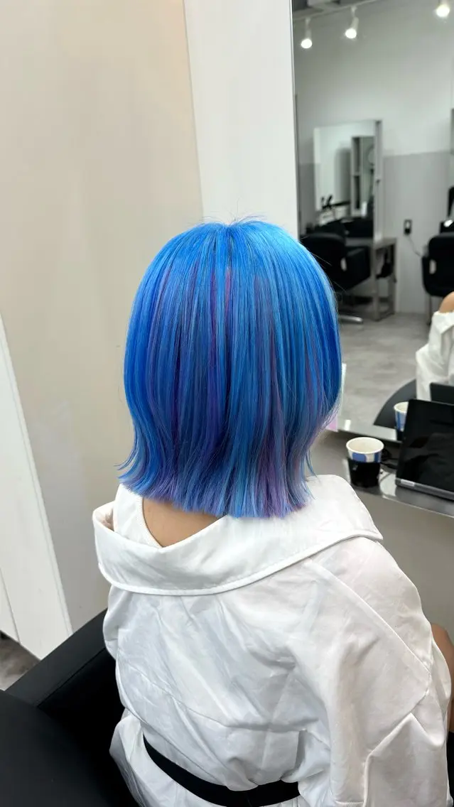 ミディアム カラー ヘアアレンジ ブルーカラー ハイライトカラー パープルカラー ボブ ハイライト カット ヘアカラー トリートメント ✨錦糸町ブリーチ/ ホワイトカラー皇気✨のヘアスタイル