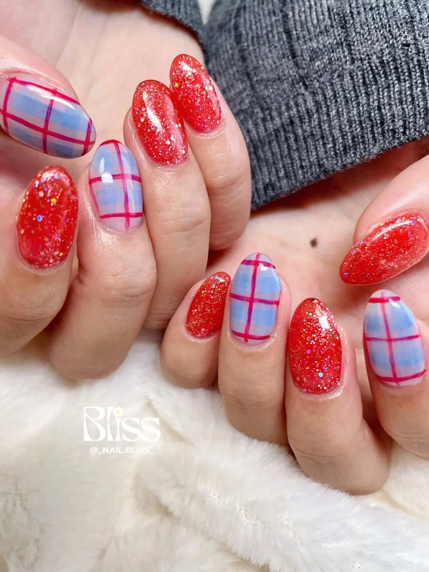 ネイル 水色 赤色 ハンドネイル NAIL BLISSのネイルデザイン