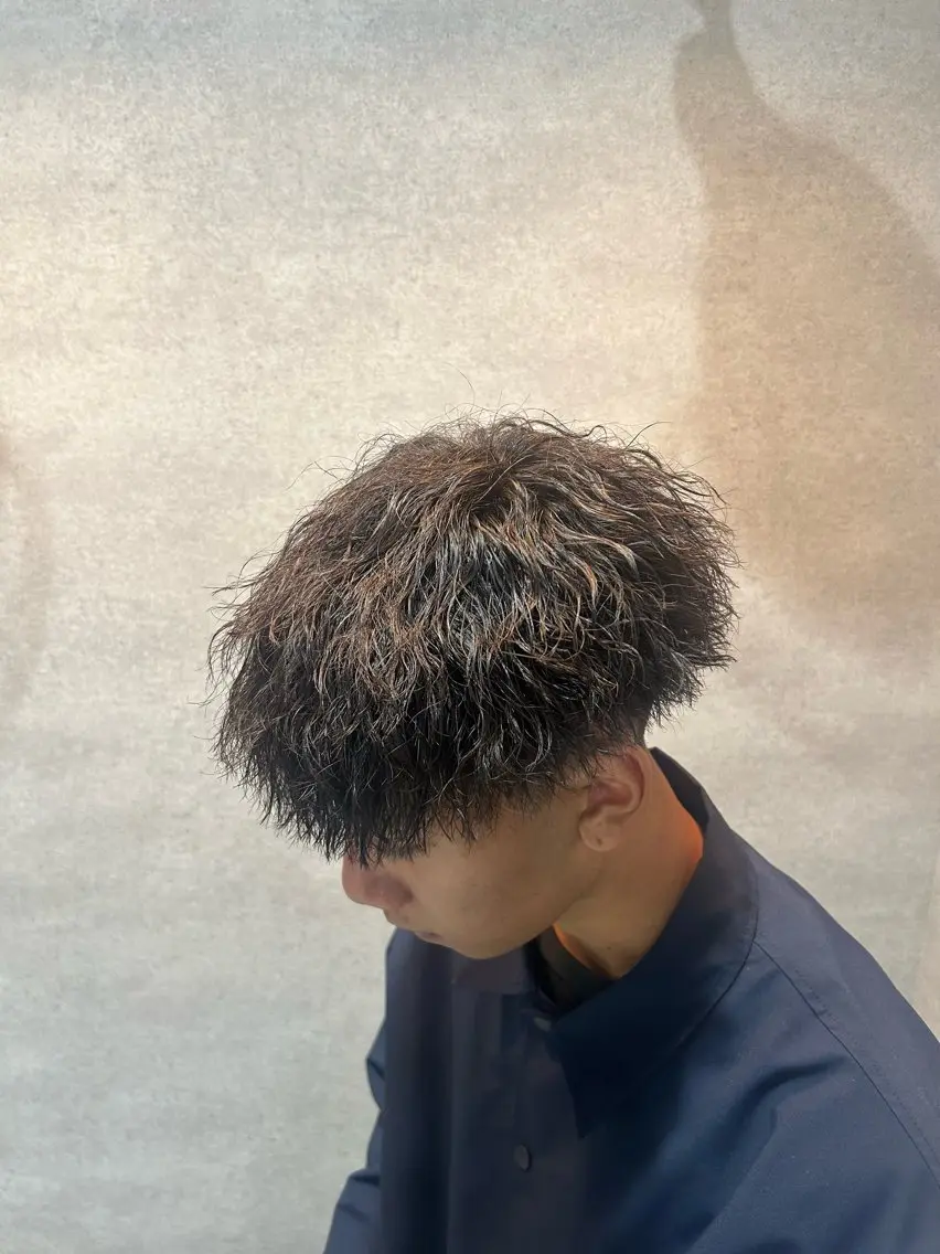パーマ メンズ ツイスパ/シャドウ MANARUのヘアスタイル