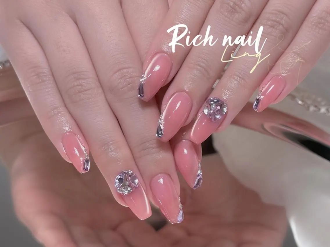 ネイル ハンドネイル ハンドケア Rich Nail 🤲🏻梨央のネイルデザイン