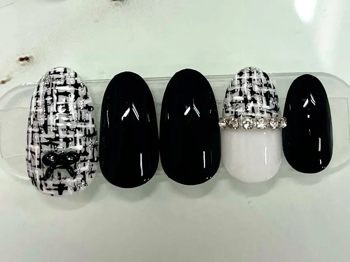 ネイル アートネイル ジェルネイル 韓国ネイル マグネットネイル パラジェル Nail Neige🐈🌙のネイルデザイン