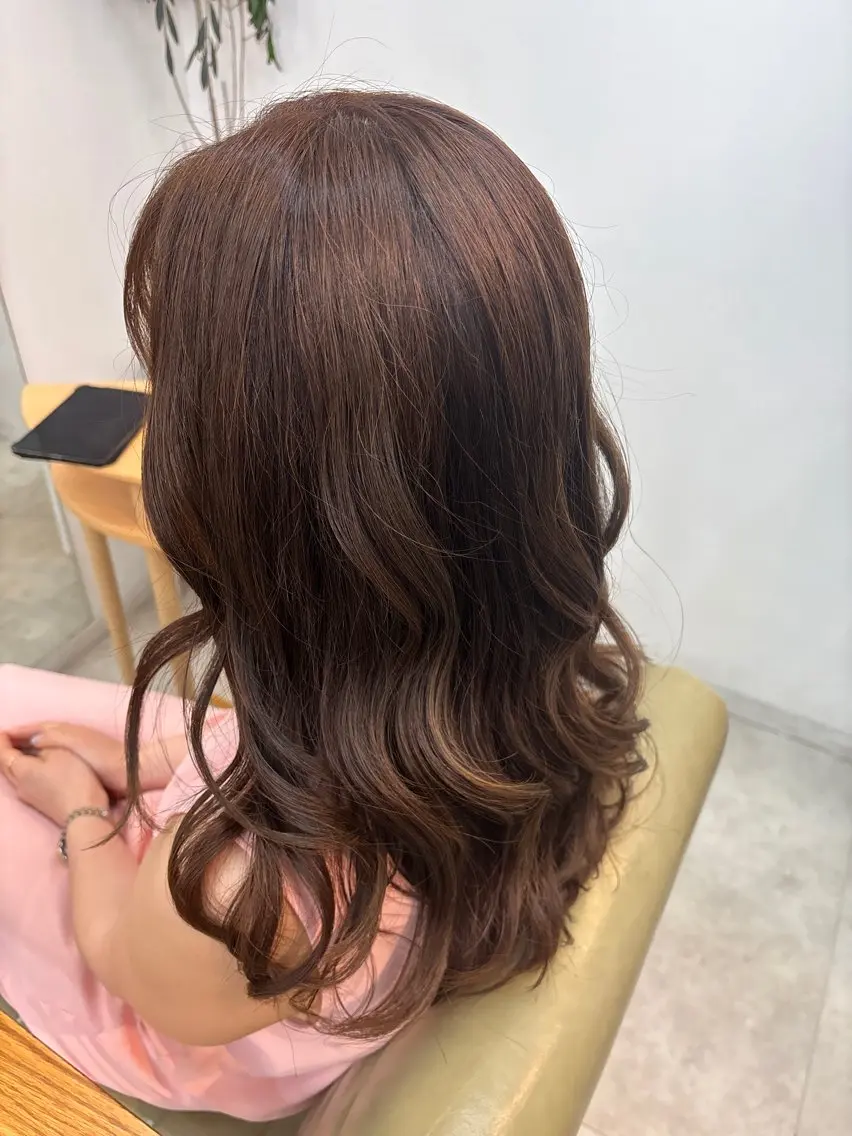 ロング カラー 八木橋 朋香のヘアスタイル