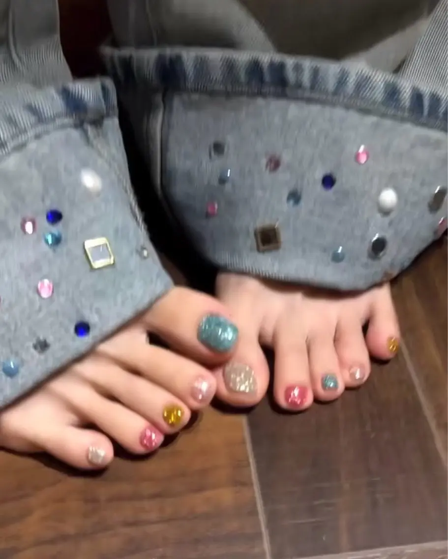 ネイル フットネイル ✨ nanakaのネイルデザイン