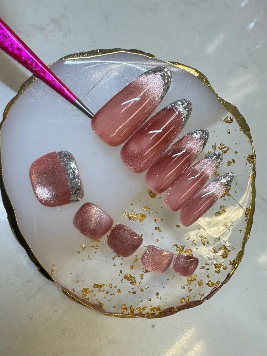 ネイル フレンチネイル ジェルネイル ガラスフレンチ オフィスネイル ワンカラーネイル Queeens nailのネイルデザイン