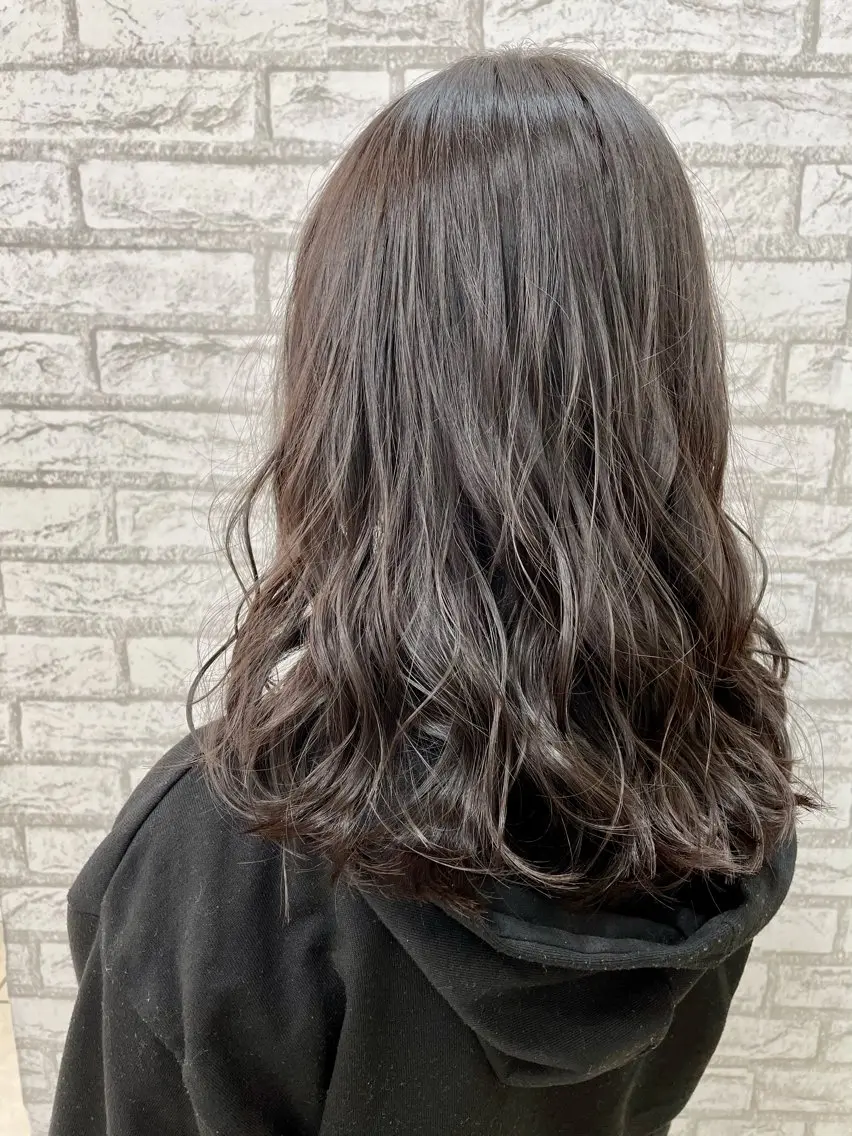 ロング 土居 早紀のヘアスタイル