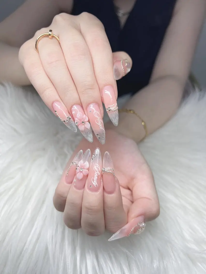 ネイル Lee Nailsのネイルデザイン
