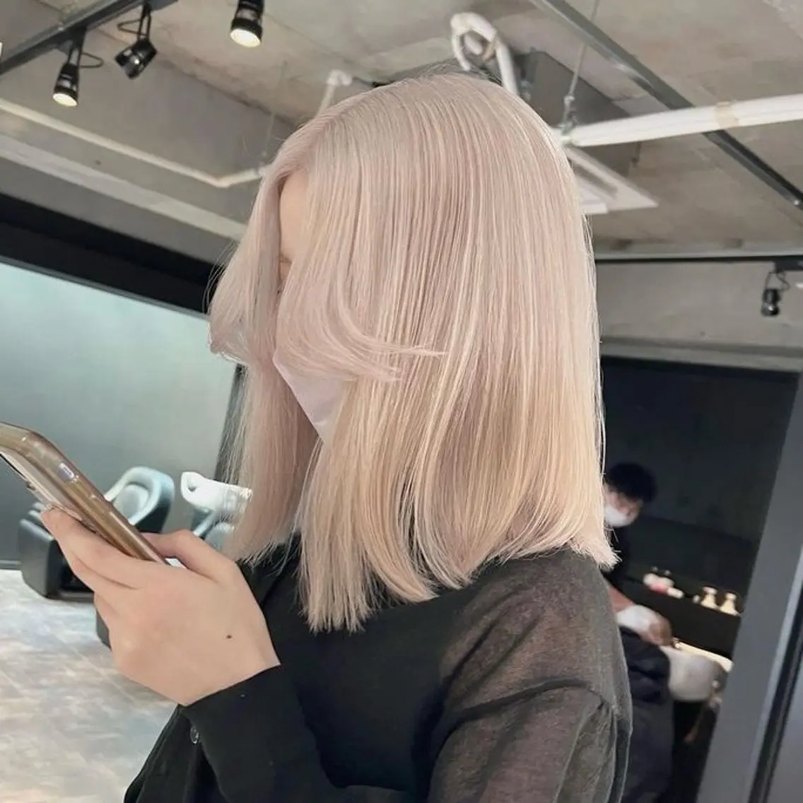 ロング カラー ヘアカラー 💫艶ハイトーン×髪 質改善💫リュウトのヘアスタイル