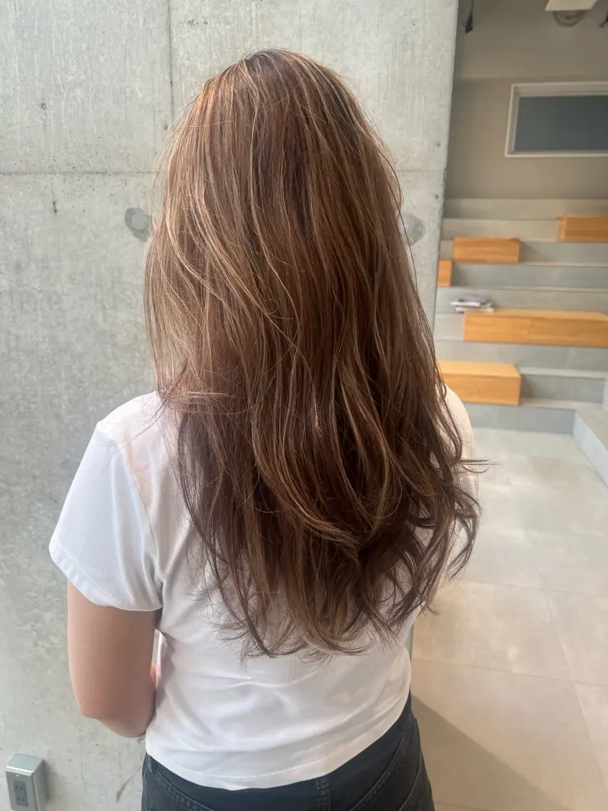 ロング カラー ベージュカラー ハイライトカラー ハイライト カット ヘアカラー トリートメント 吉沢遣人/レイヤー /髪質改善のヘアスタイル