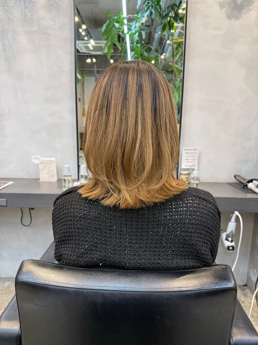 ミディアム ミディアムレイヤー くびれヘア レイヤーカット カット 川口開世 Jr.stylistのヘアスタイル